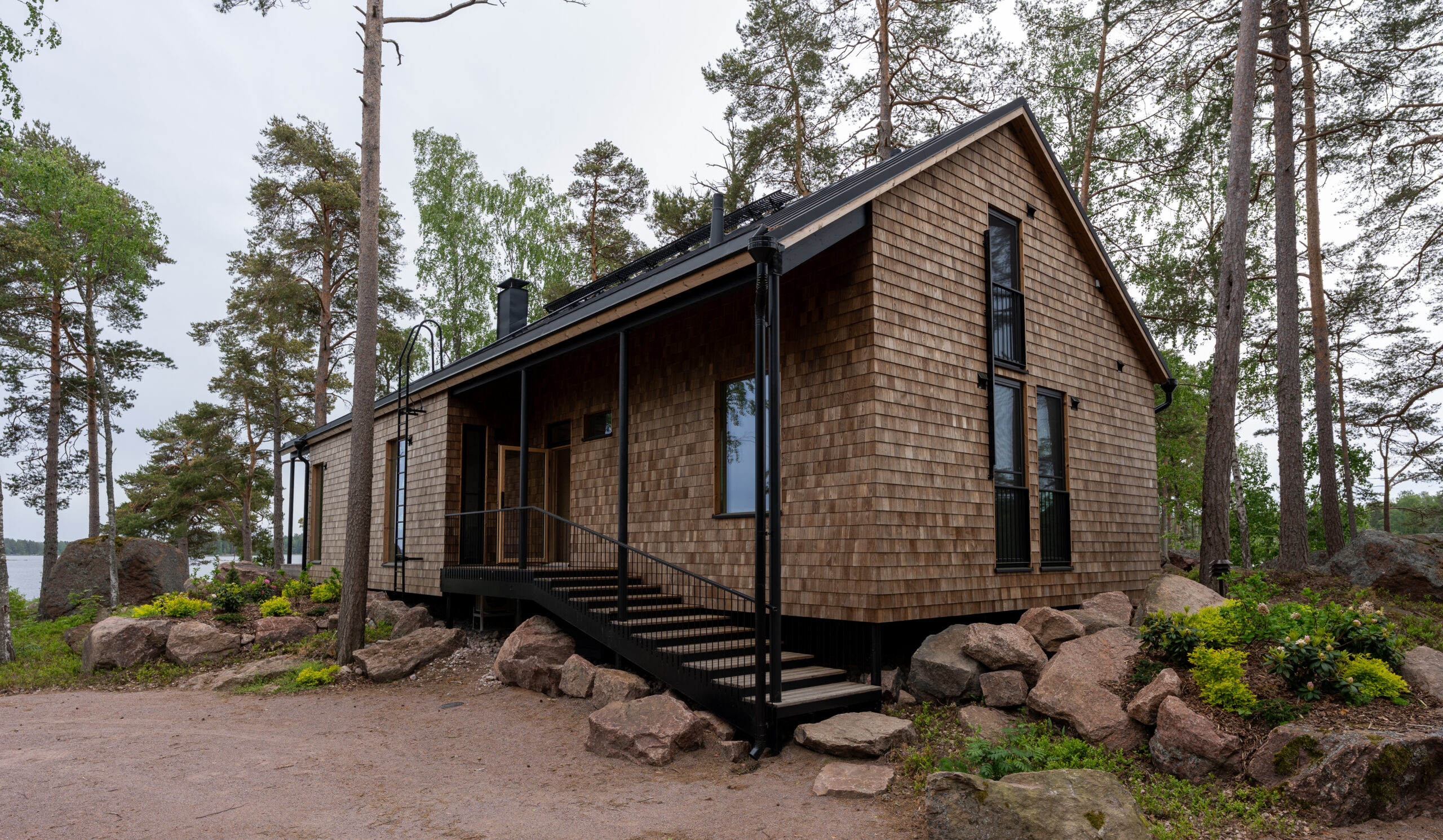 Aasta Tehasemaja 2025 konkursi “Parim eramu” võitja Finnlog OÜ – eramu Soomes. Hoone arhitekt: Arkkitehdit Sankari Oy. Foto: Finnlog OÜ