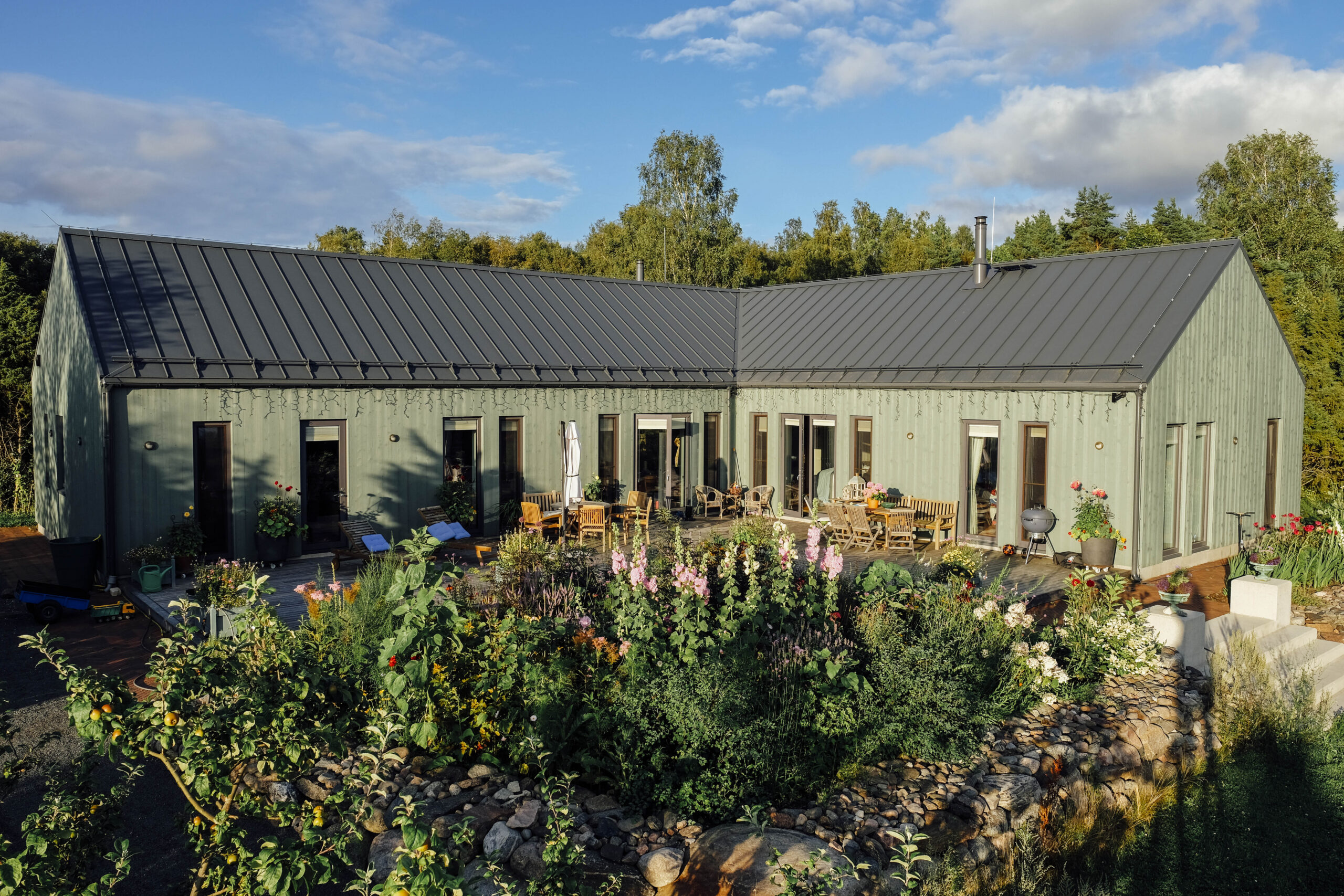 EstHus OÜ Private House in Pärnumaa – Prefab House of the Year 2025 AkzoNobel Best Colour Solution Award. Photo: Sepamaa