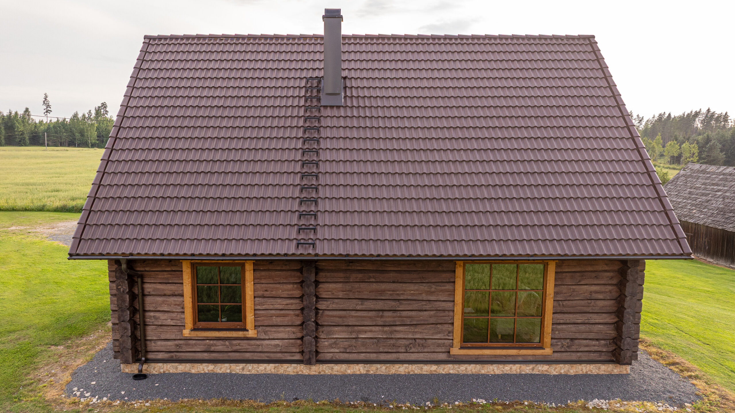 Aasta Tehasemaja 2025 - parim käsitöö palkmaja eripreemia Vipson Projekt OÜ käsitöö palkelamu Võrumaal. Arhitekt: Ragnar Palm. Foto: Aigar Nagel