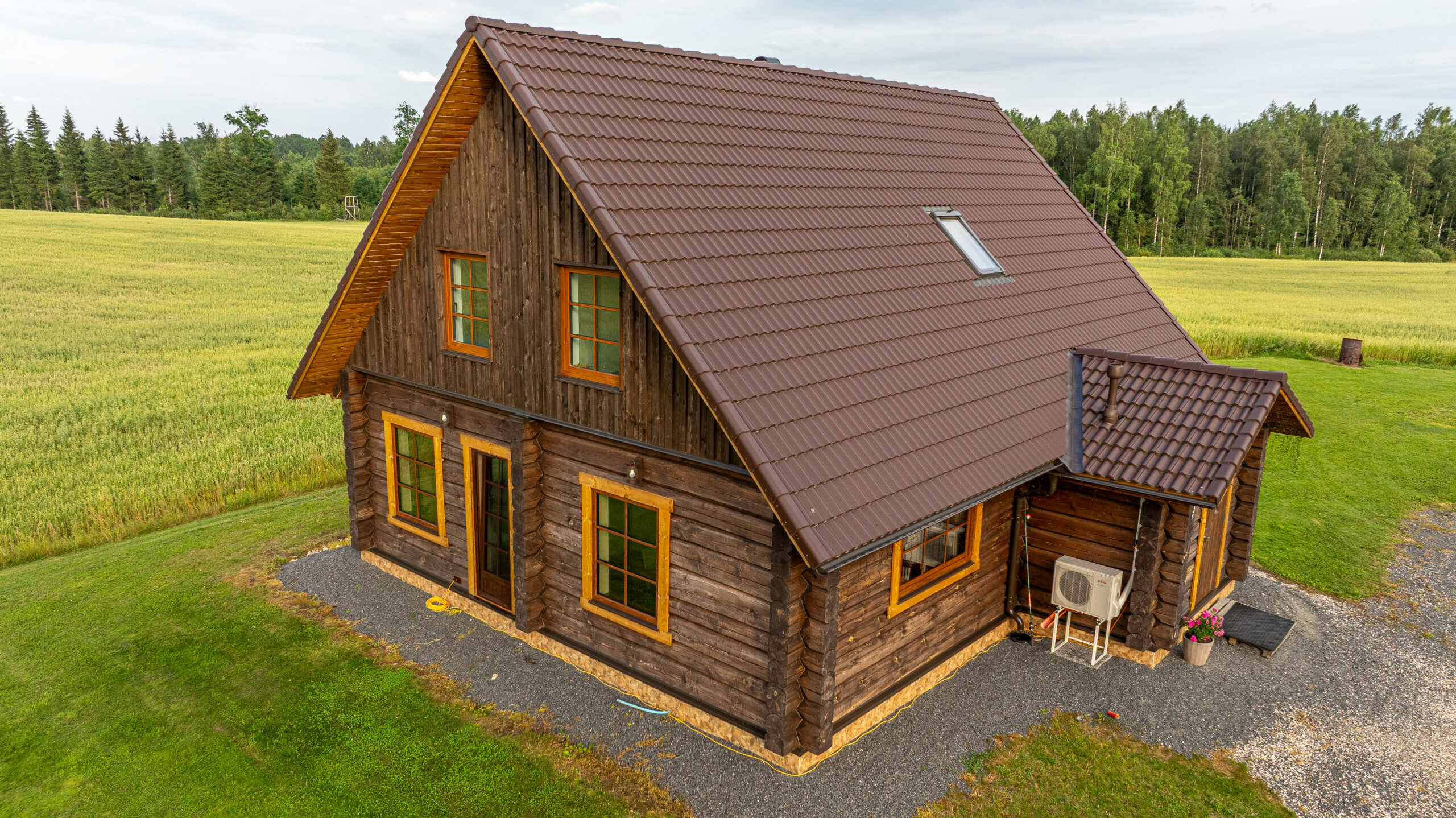 Aasta Tehasemaja 2025 - parim käsitöö palkmaja eripreemia Vipson Projekt OÜ käsitöö palkelamu Võrumaal. Arhitekt: Ragnar Palm. Foto: Aigar Nagel