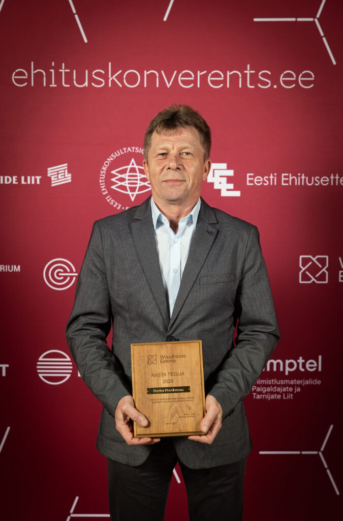 Peeter Peedomaa (Puitmajaliidu aasta tegija) auhinnagalal. Foto: Meeli Küttim