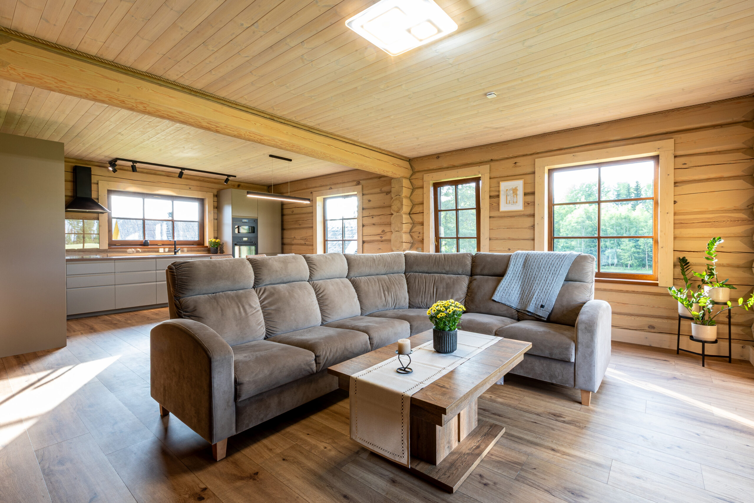 Aasta Tehasemaja 2025 - parim käsitöö palkmaja eripreemia Vipson Projekt OÜ käsitöö palkelamu Võrumaal. Arhitekt: Ragnar Palm. Foto: Aigar Nagel