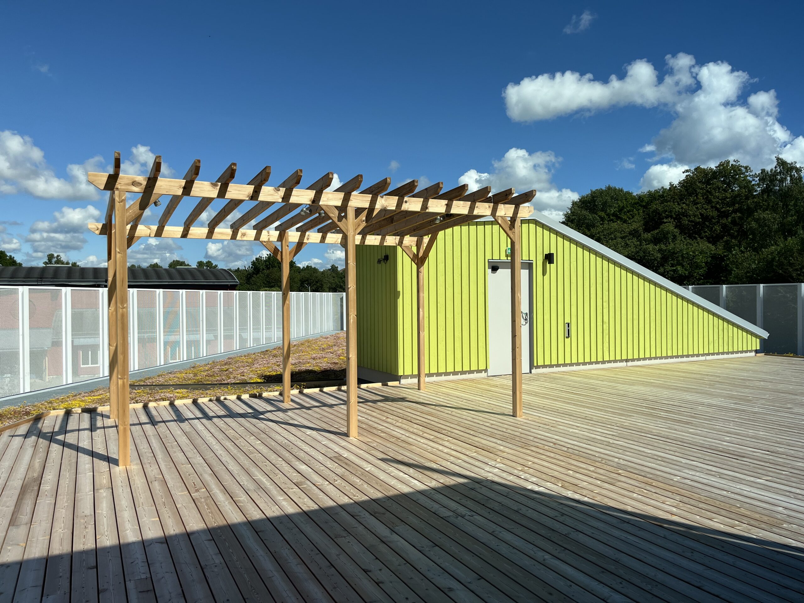 Aasta Tehasemaja 2025 - parim avalik hoone Timbeco Woodhouse OÜ koolimaja Rootsis. Arhitekt: LLP Arkitektkontori. Foto: Martin Windolf WINGE Byggnads AB