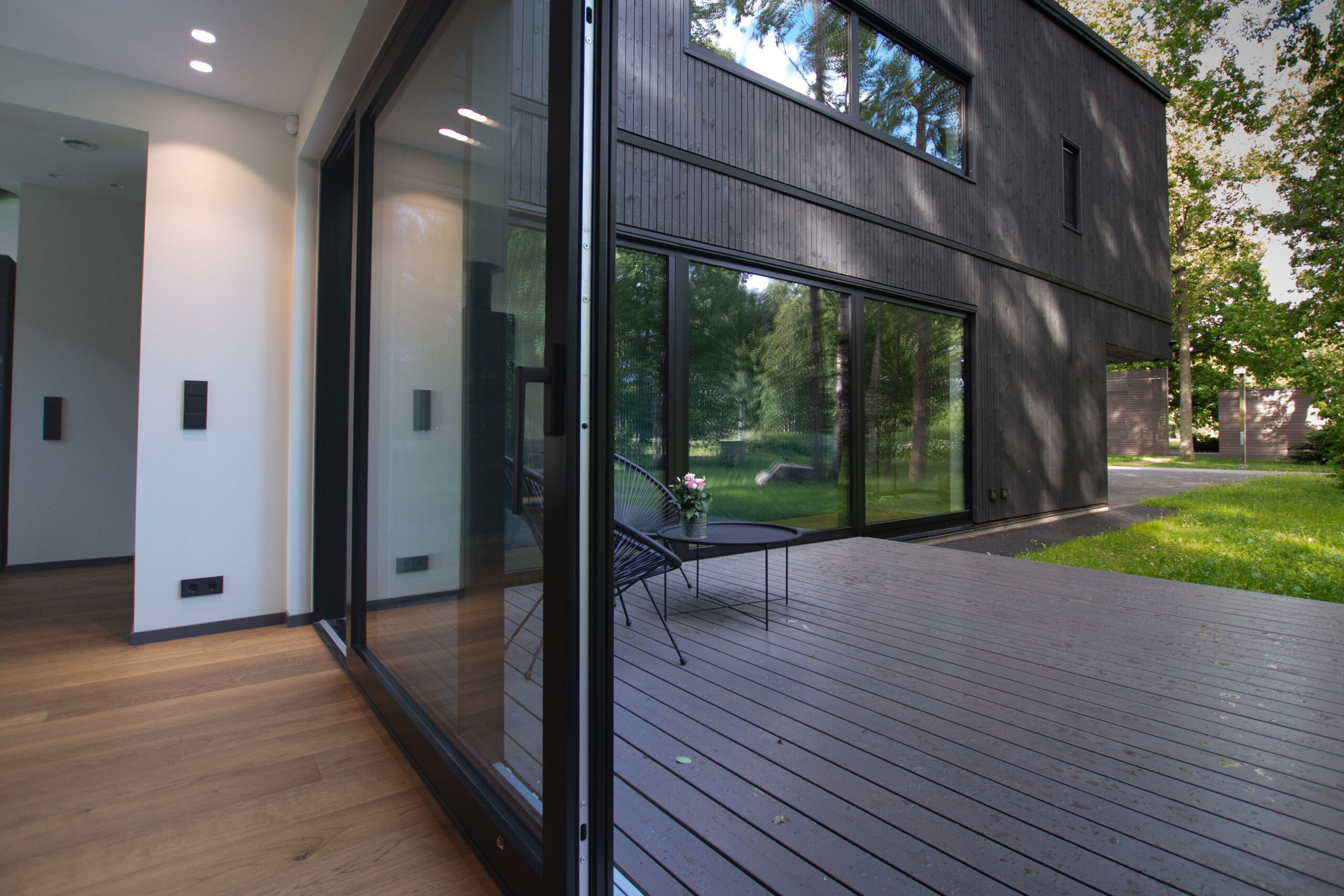 Fassaadielementide renoveerimisprojekt Düsseldorfis- Matek AS. Arhitekt: Henric Wagner, Mari Klement. Foto: Matek AS, Lasita Aken AS