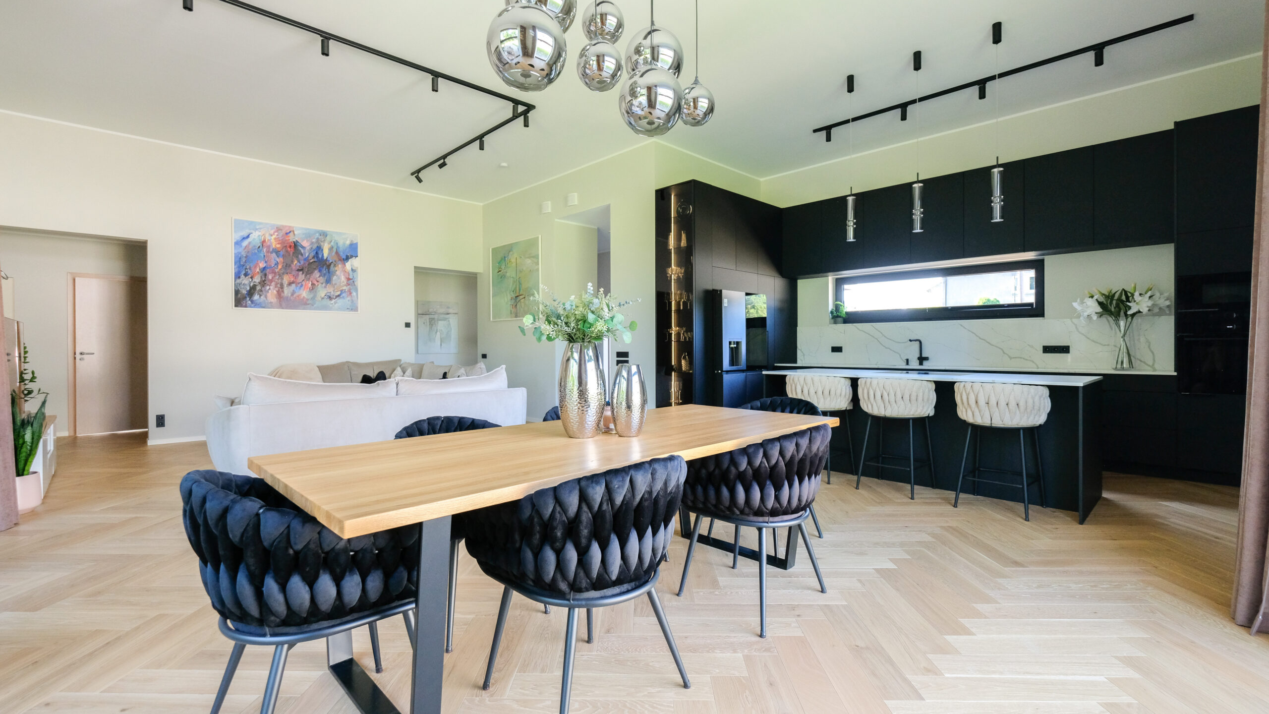 Timbeco Woodhouse OÜ elementeramu Saues. Arhitektuur: Nordwell arhitektid, Oksana Karula, Anton Anufriev Foto: Timbeco Woodhouse OÜ