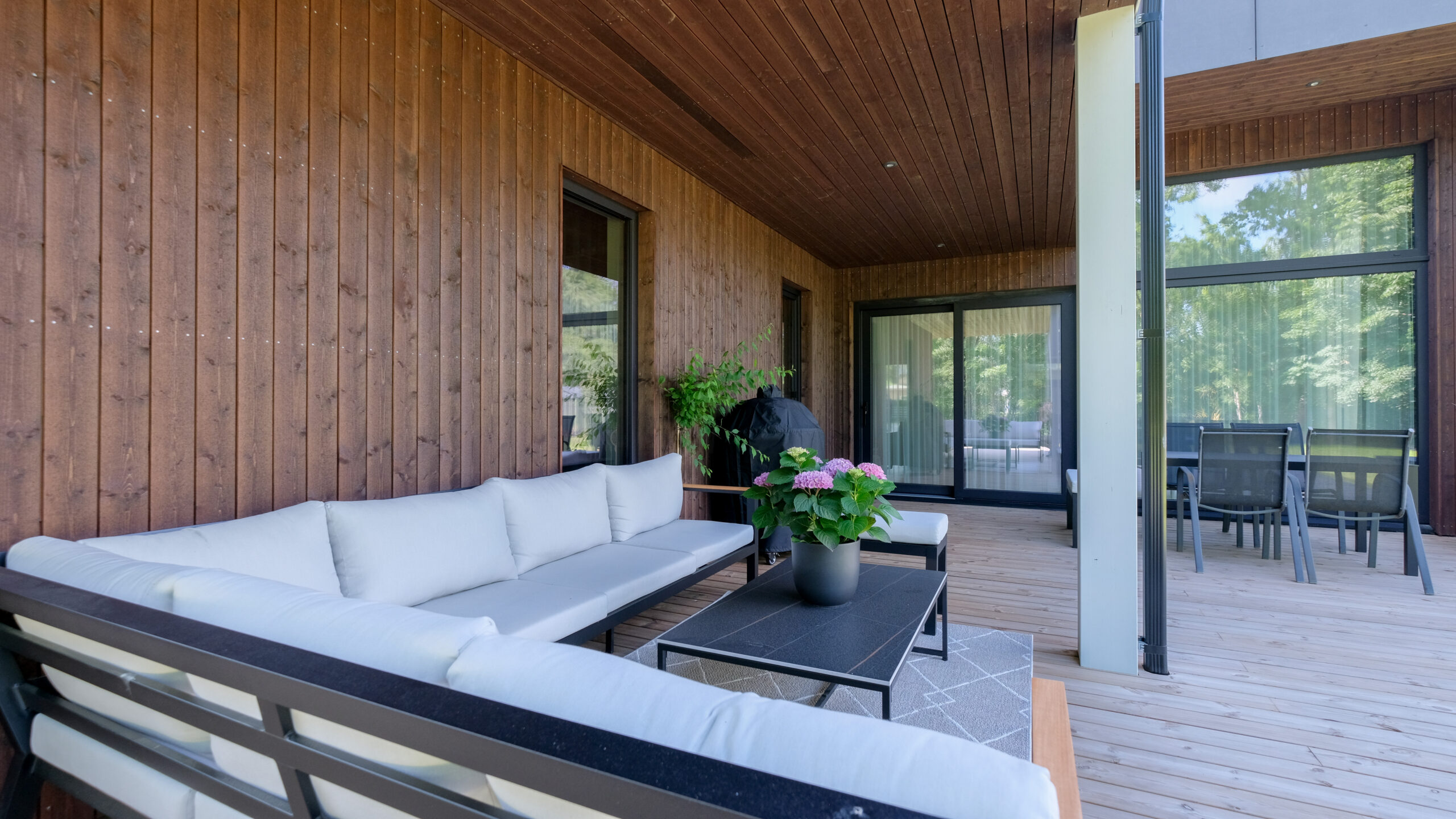 Timbeco Woodhouse OÜ elementeramu Saues. Arhitektuur: Nordwell arhitektid, Oksana Karula, Anton Anufriev Foto: Timbeco Woodhouse OÜ