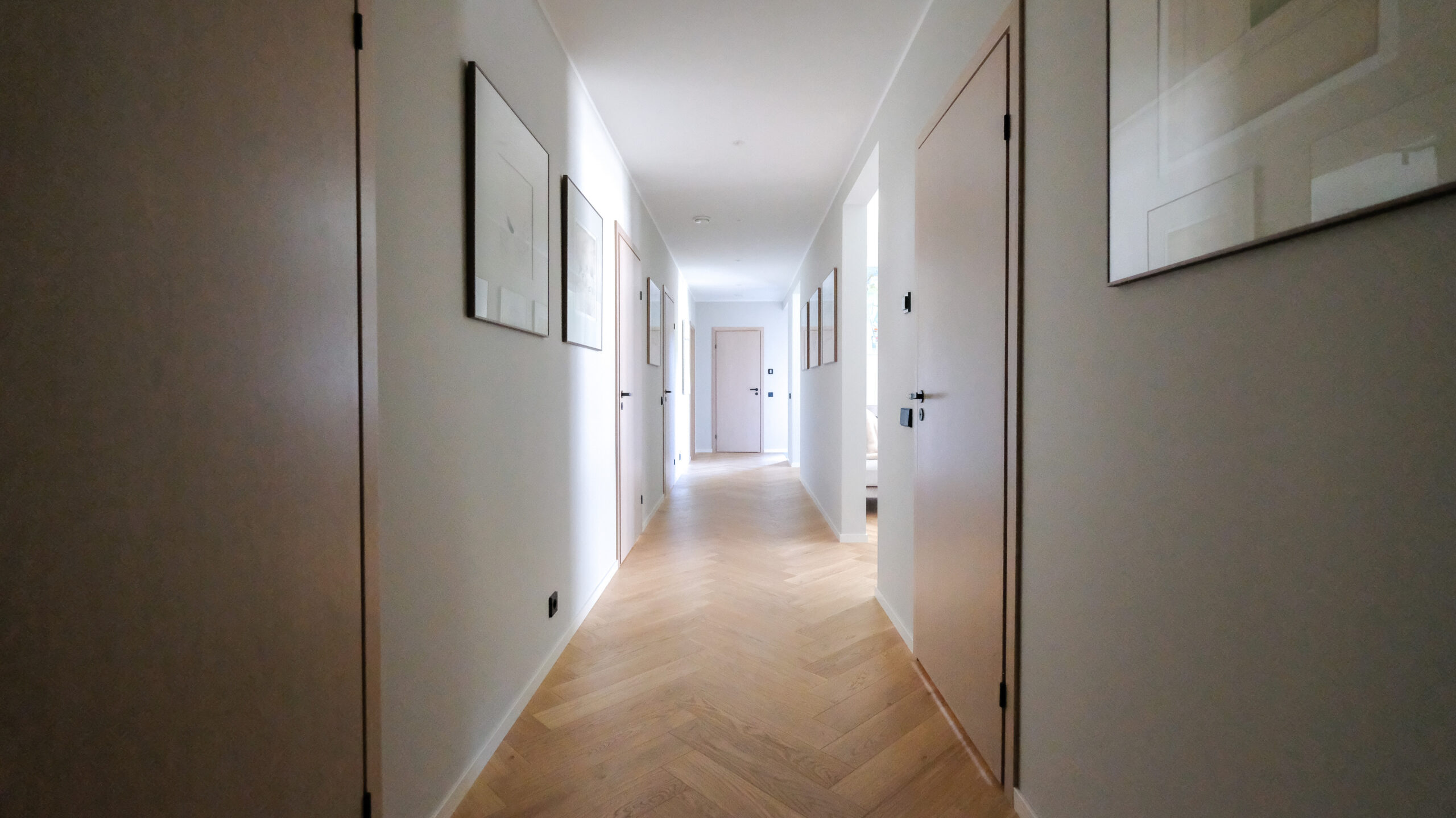 Timbeco Woodhouse OÜ elementeramu Saues. Arhitektuur: Nordwell arhitektid, Oksana Karula, Anton Anufriev Foto: Timbeco Woodhouse OÜ