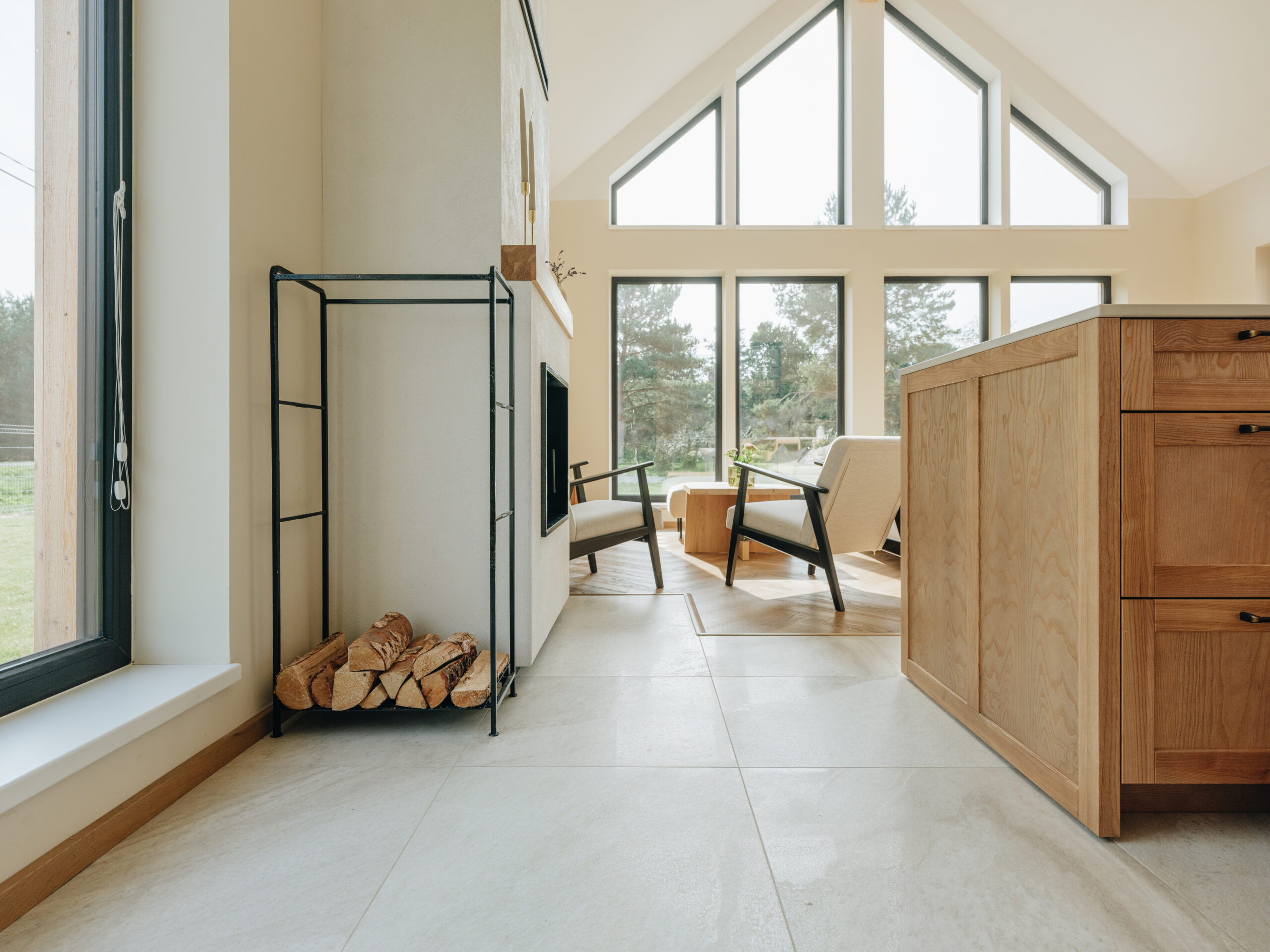 Aasta Tehasemaja 2025 - ITW Constructions’i Paslode eripreemia Soome Maja OÜ elementmaja Salmistus. Arhitekt: Kai Kuusik. Foto: Tõnu Tunnel